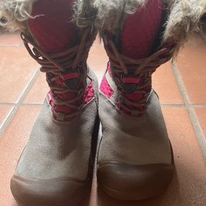 Keen snow boot-girls 12